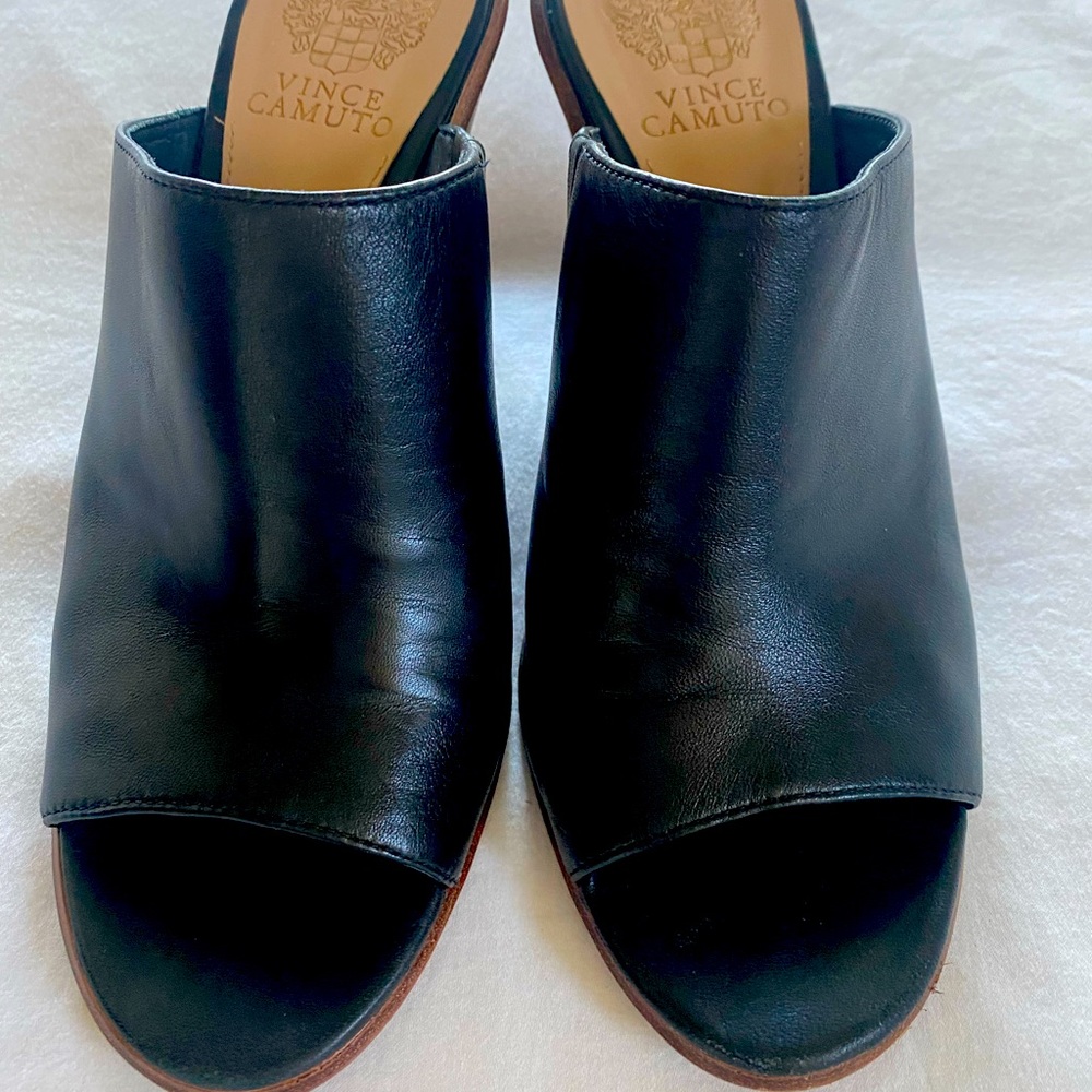 Vince Camuto slides